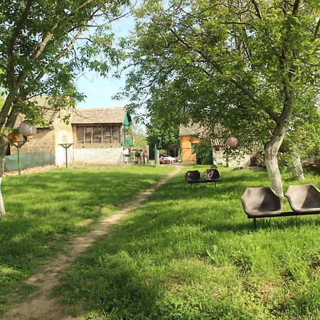 Std Kod Makse, Kuca Na Jezeru Kraljevac *