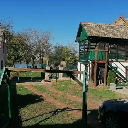 Std Kod Makse, Kuca Na Jezeru Kraljevac *