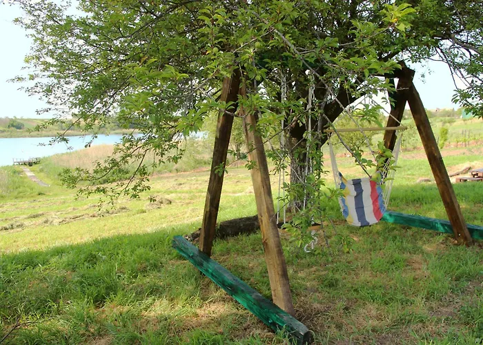 Holiday home Std Kod Makse, Kuca Na Jezeru Kraljevac *