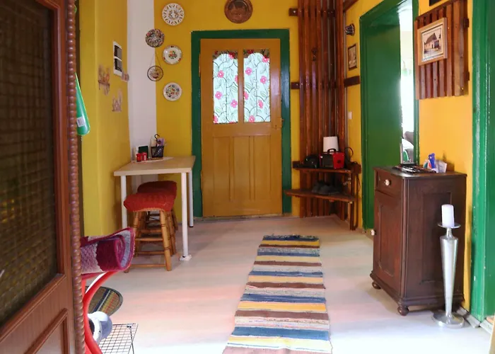 Holiday home Std Kod Makse, Kuca Na Jezeru Kraljevac *